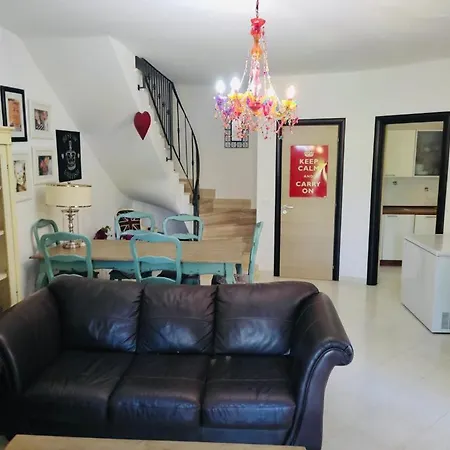 Villa 18 Pbc